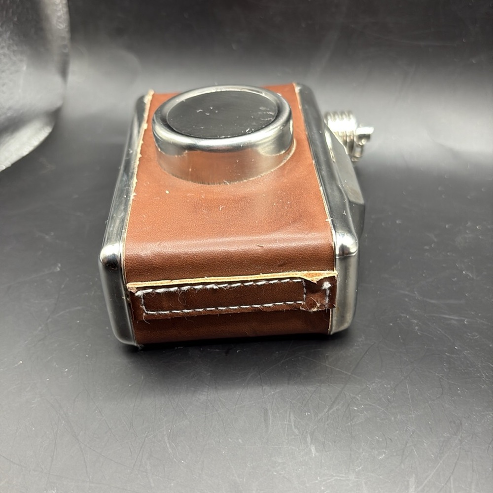 Camera shaped flask - Picture 8 of 12